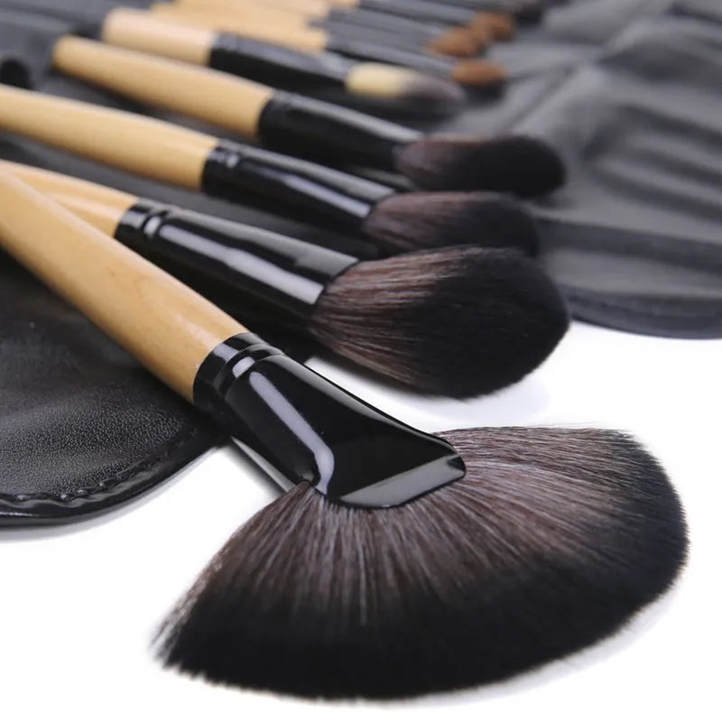 Bobbi Brown 24 Piece Makeup Brushes Set