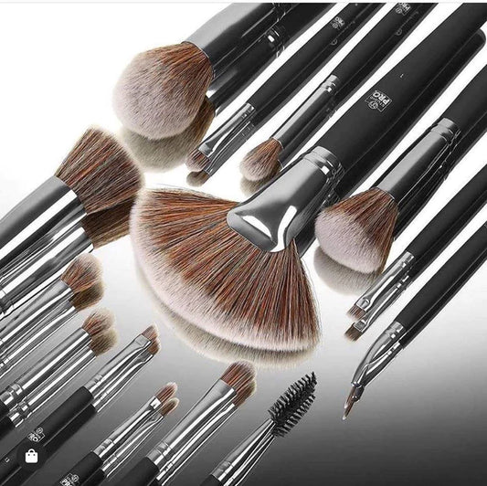 BH Cosmetics PRO STUDIO 13 Pieces Makeup Brushes